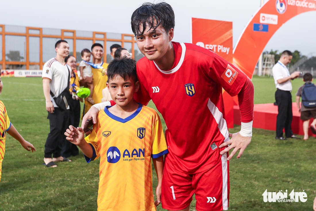 Cầu thủ U23 Việt Nam vui buồn lẫn lộn trước khi lên tuyển chuẩn bị cho Asiad 2026 - Ảnh 5.