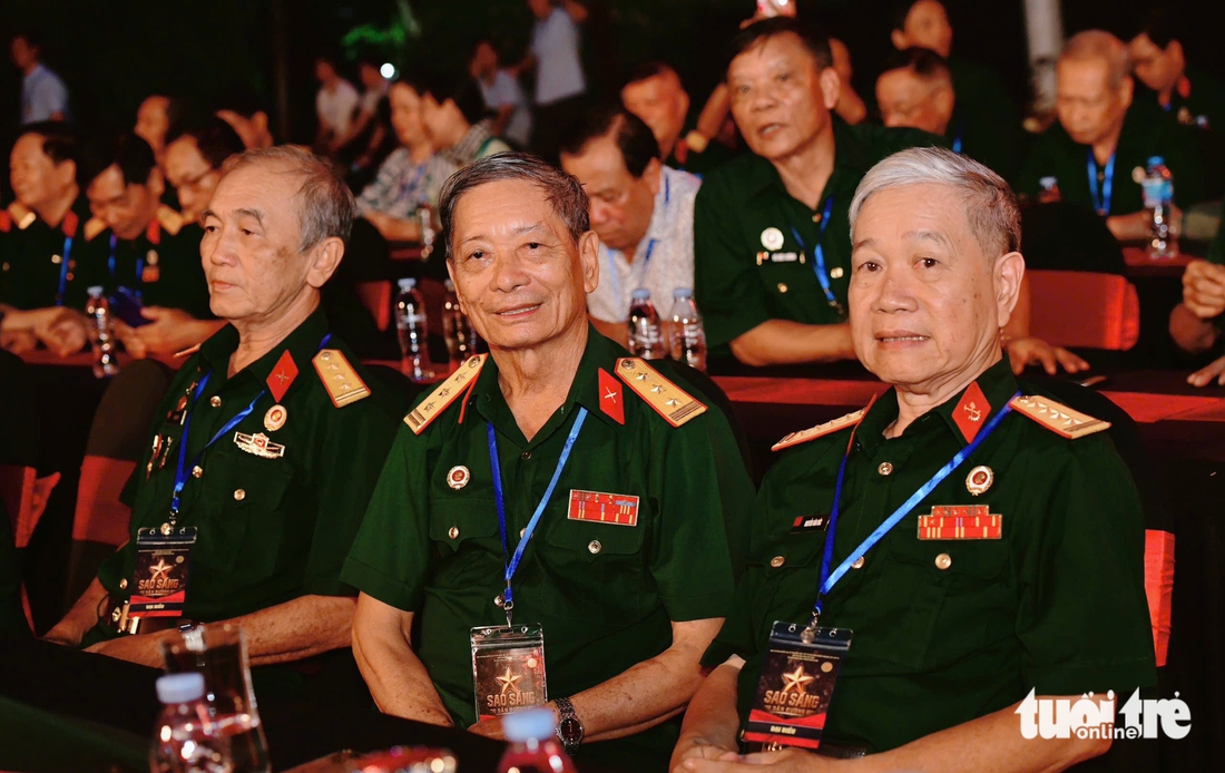 Tổng Bí thư, Chủ tịch nước Tô Lâm dự cầu truyền hình Sao sáng dẫn đường - Ảnh 10.