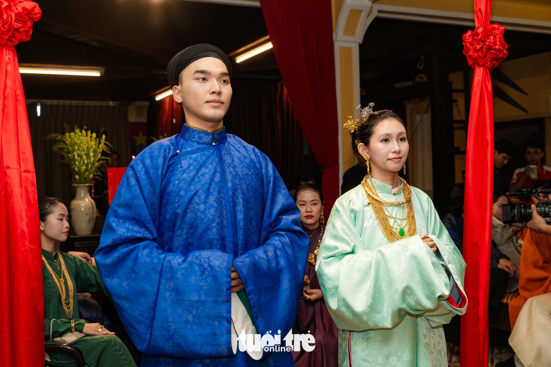 Giới trẻ khám phá giá trị đám cưới truyền thống Nam Bộ xưa tại TP . HCM - Ảnh 17.