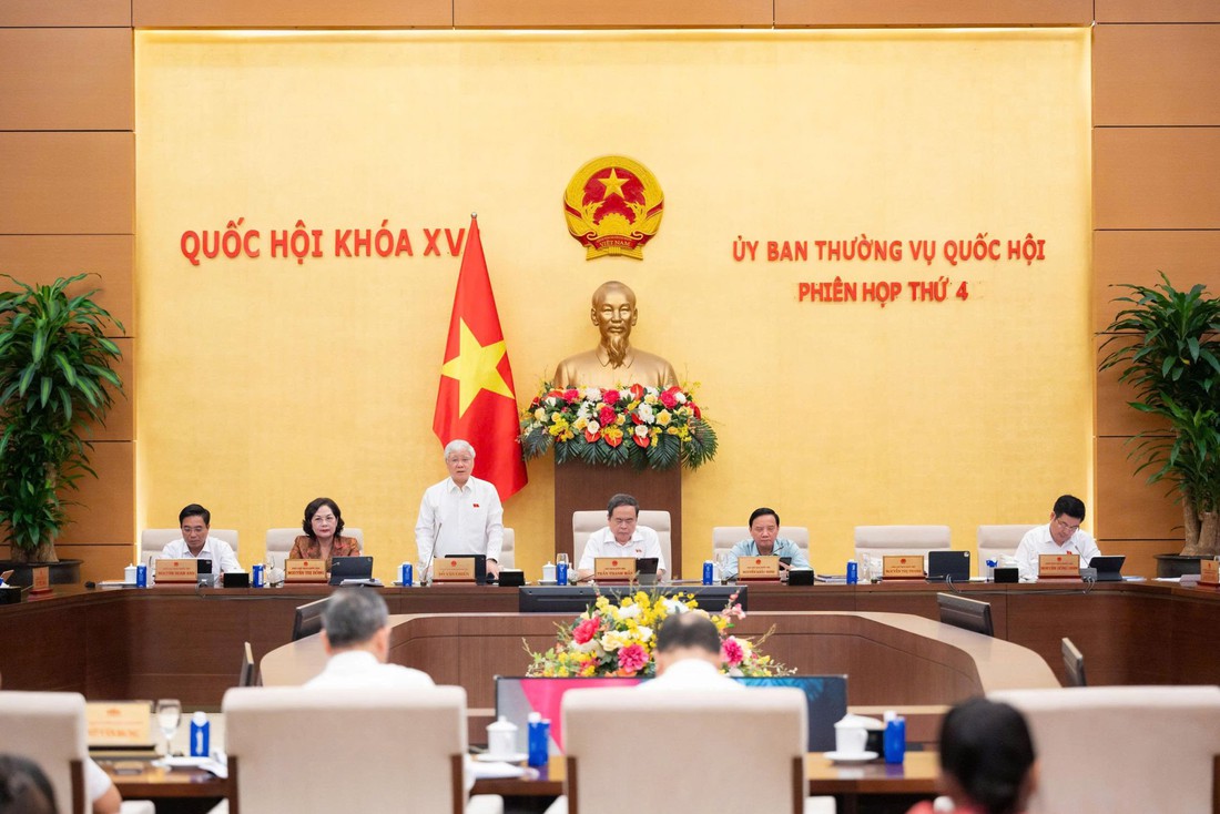  Ủy ban Thường vụ Quốc hội cho ý kiến về dự Luật Phát triển đô thị, sửa Luật Đất đai - Ảnh 1.