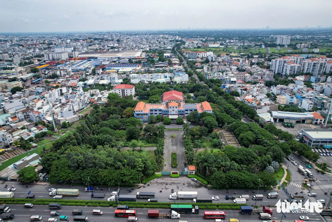 Cải tạo trụ sở UBND quận 12 thành trường liên cấp Lê Thị Riêng năm 2026 - Ảnh 1.