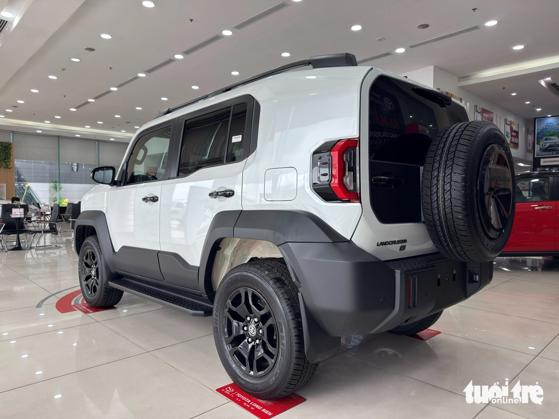 Toyota Land Cruiser FJ ra mắt Việt Nam, giá 1,198 tỉ đồng, động cơ tương tự Fortuner - Ảnh 15.