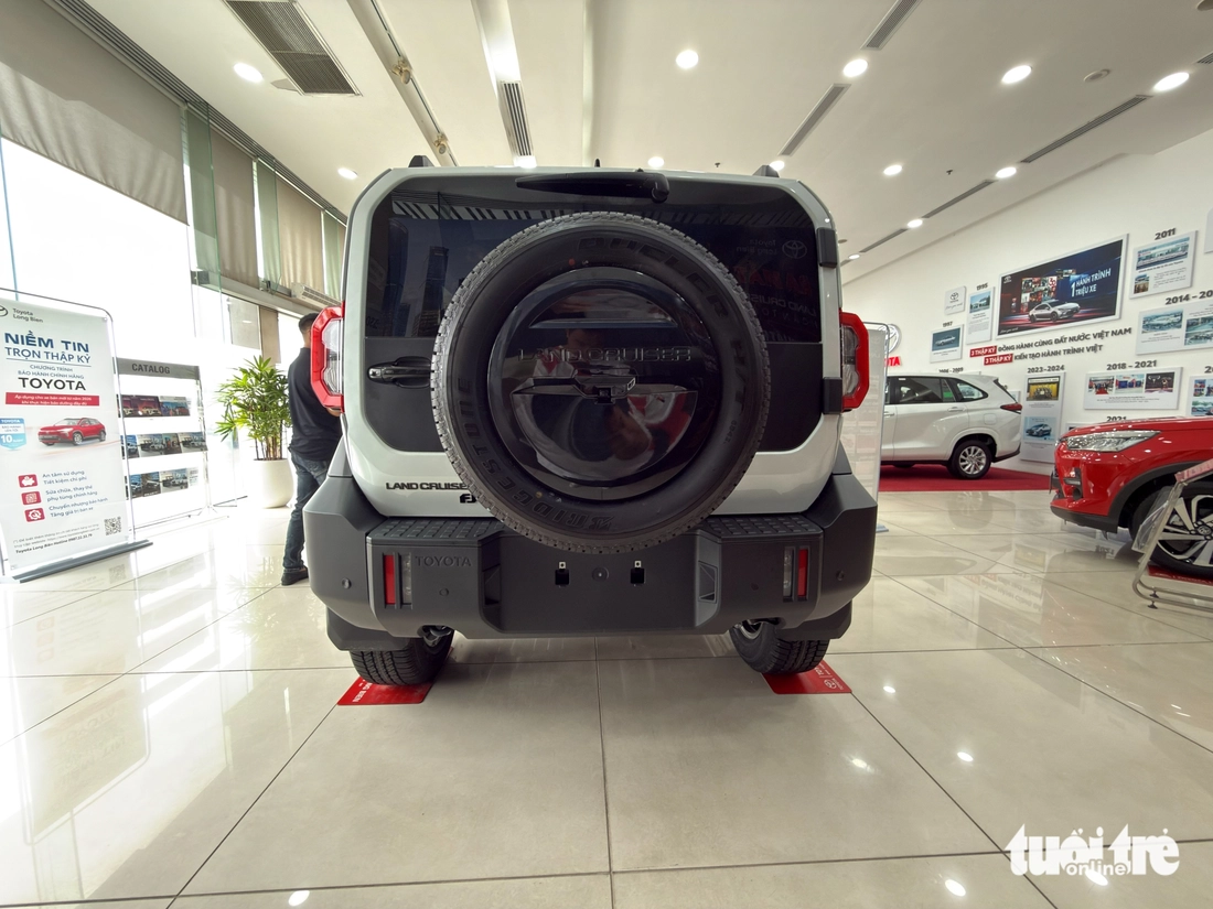 Toyota Land Cruiser FJ ra mắt Việt Nam, giá 1,198 tỉ đồng, động cơ tương tự Fortuner - Ảnh 16.
