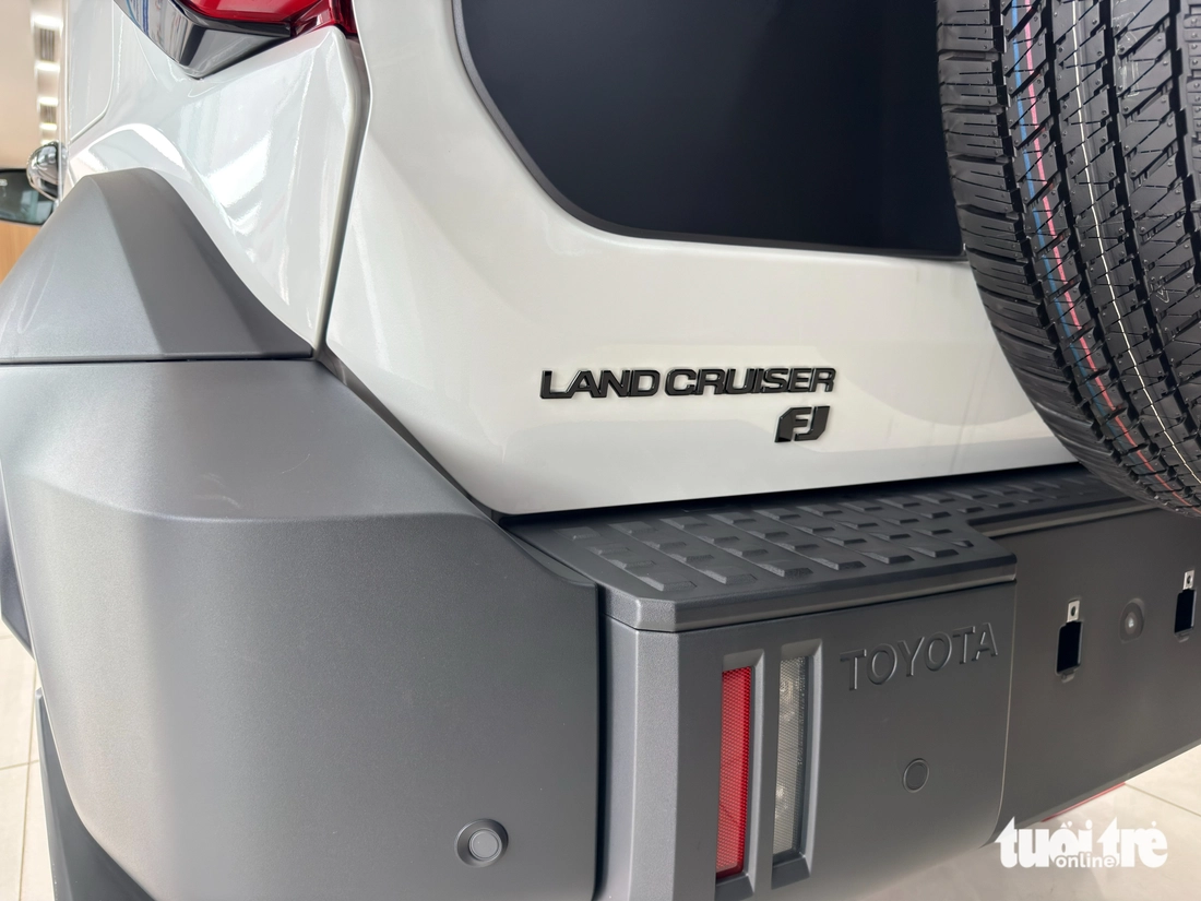 Toyota Land Cruiser FJ ra mắt Việt Nam, giá 1,198 tỉ đồng, động cơ tương tự Fortuner - Ảnh 17.