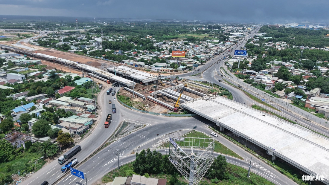  Không thể chờ cao tốc quá tải mới mở rộng - Ảnh 1.