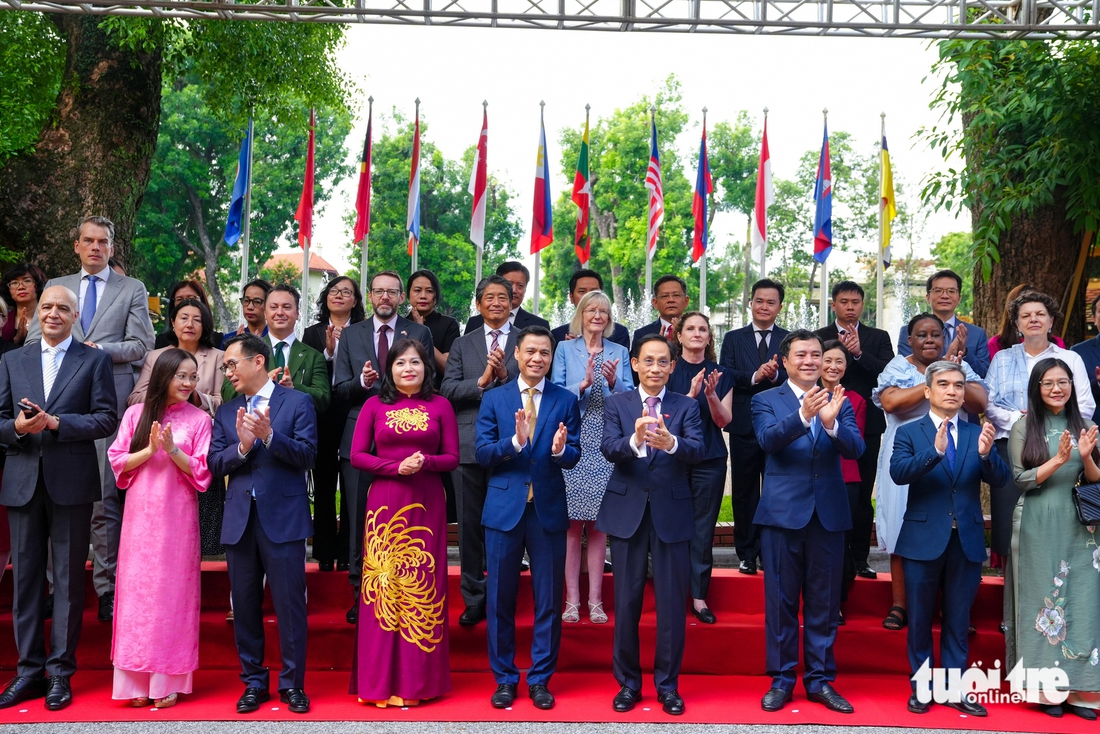  'Tương lai của Việt Nam gắn liền chặt chẽ với thành công chung của ASEAN' - Ảnh 3.