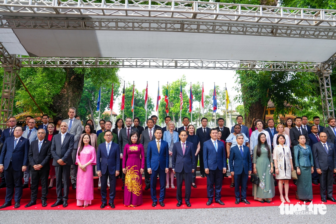  'Tương lai của Việt Nam gắn liền chặt chẽ với thành công chung của ASEAN' - Ảnh 8.