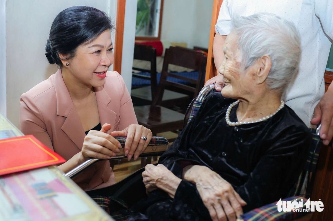 Tháng 7 đi tìm tên cho liệt sĩ và cuộc gặp với những người tuyến đầu - Ảnh 15.