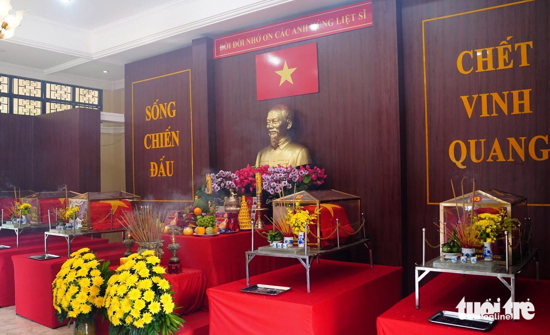 Cận cảnh lấy mẫu ADN và quá trình tìm kiếm hài cốt liệt sĩ tại công viên Lê Thị Riêng - Ảnh 9.