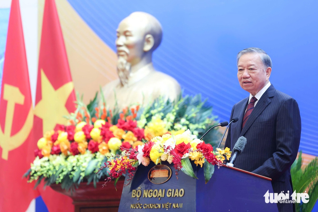 Ngoại giao phải đi trước một bước, không để bất ngờ về chiến lược - Ảnh 1.