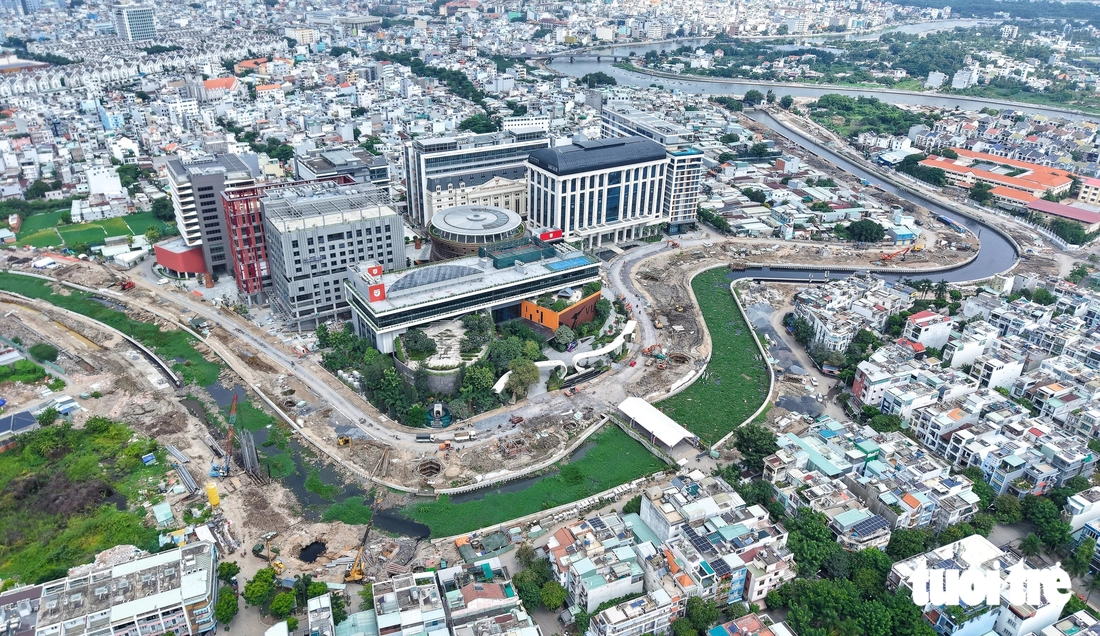 Rạch Xuyên Tâm thông thoáng mặt bằng, các gói thầu tăng tốc thi công - Ảnh 1.