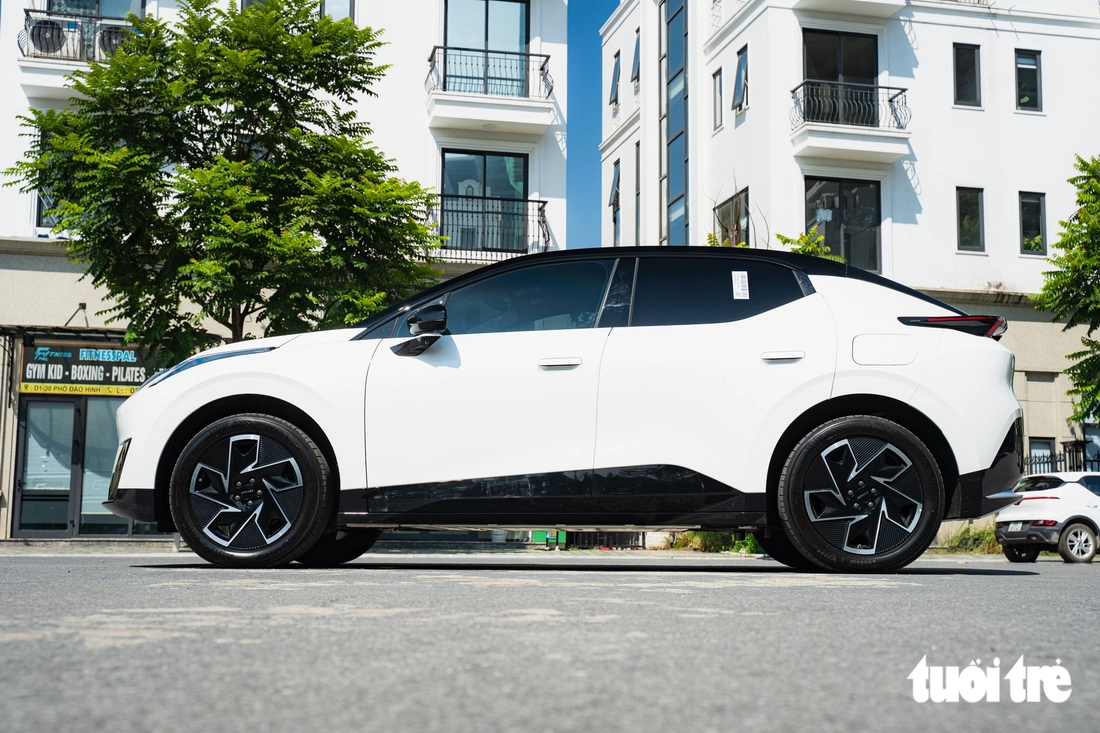 Xe điện Lynk & Co 02 ra mắt Việt Nam: Giá từ 818 triệu đồng, chạy 435km/sạc - Ảnh 2.