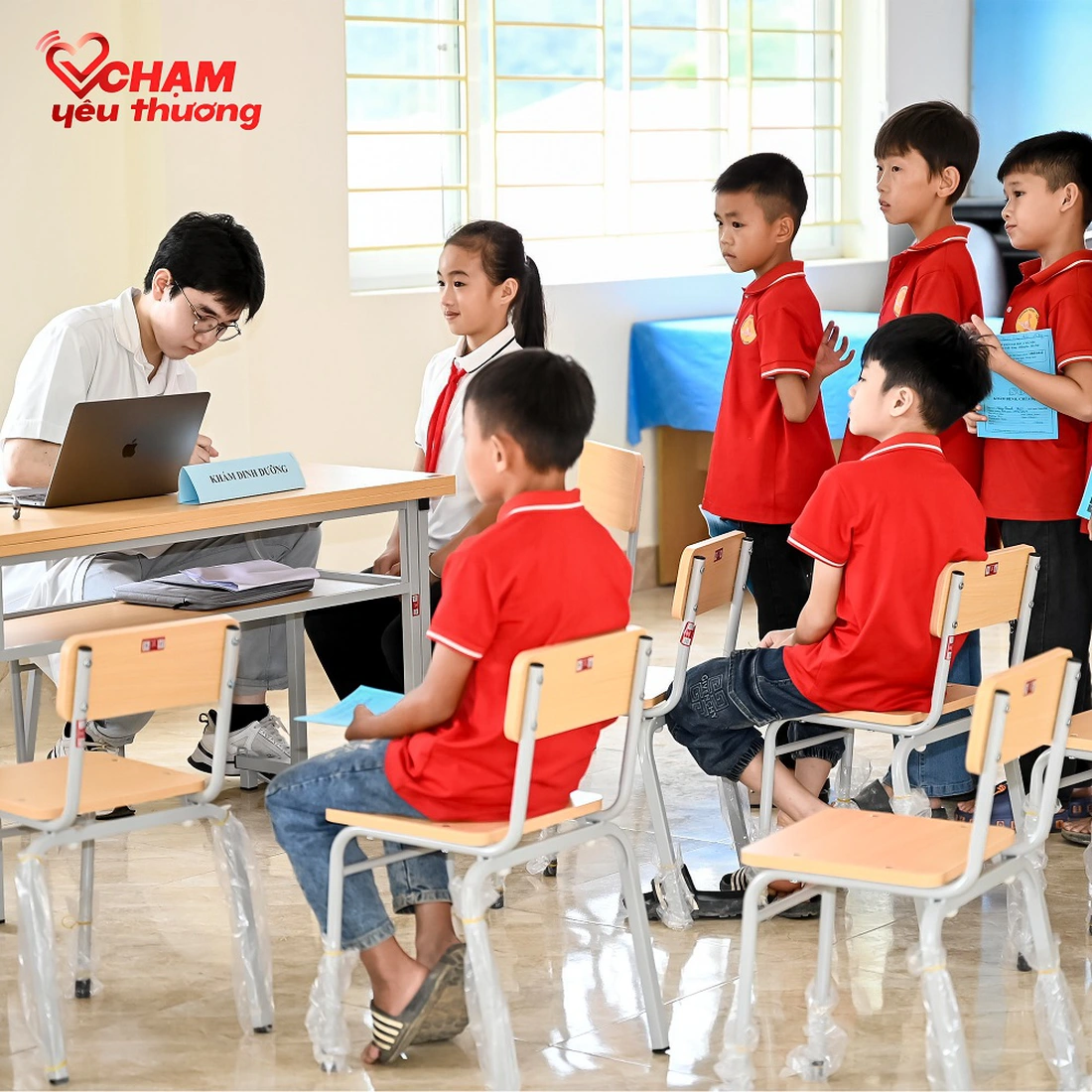 Quỹ Chạm yêu thương khởi động chuỗi chương trình ‘Tiếp sức em tới trường 2026’ - Ảnh 4.