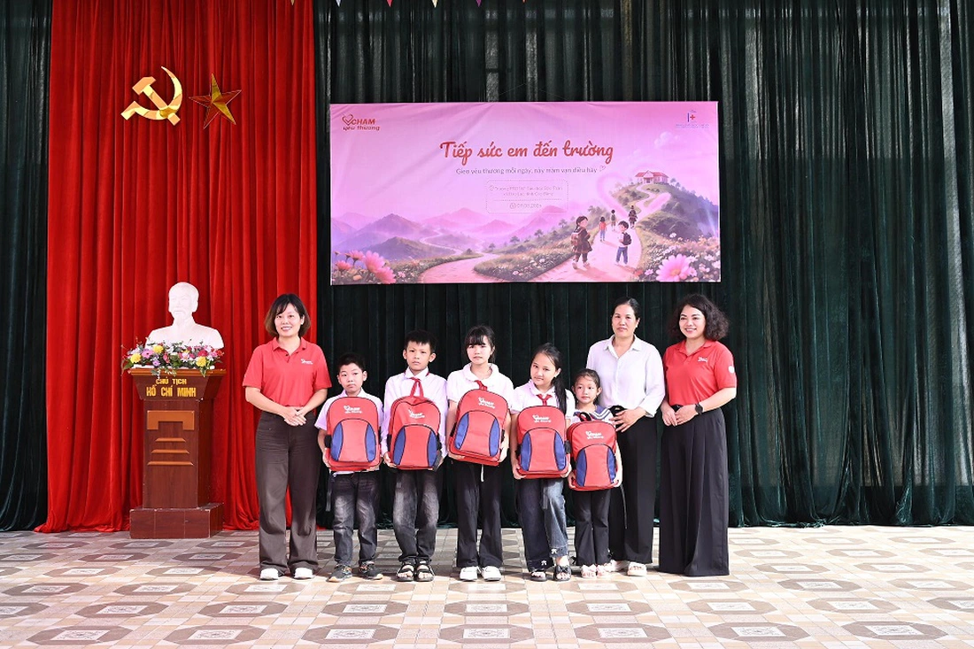 Quỹ Chạm yêu thương khởi động chuỗi chương trình ‘Tiếp sức em tới trường 2026’ - Ảnh 1.