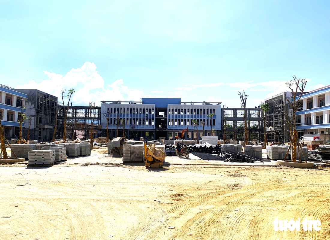 Tăng tốc thi công nước rút hai công trình trường nội trú vùng biên ở Hà Tĩnh - Ảnh 3.