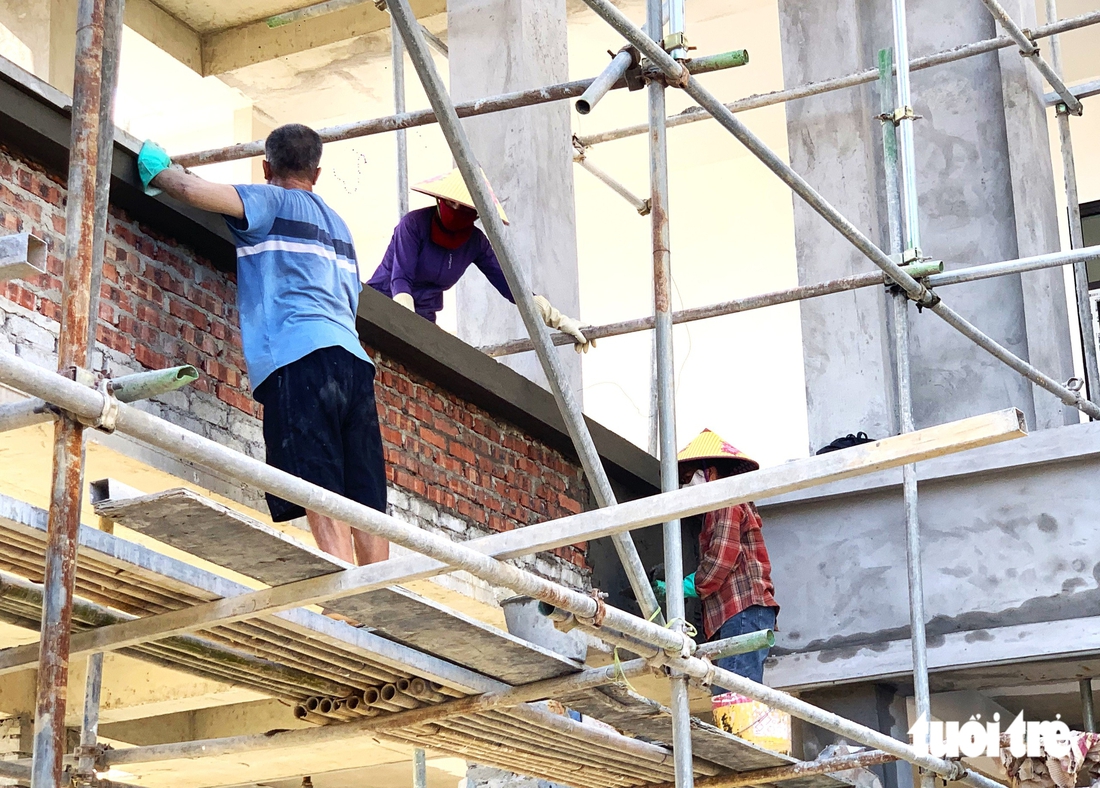 Tăng tốc thi công nước rút hai công trình trường nội trú vùng biên ở Hà Tĩnh - Ảnh 5.