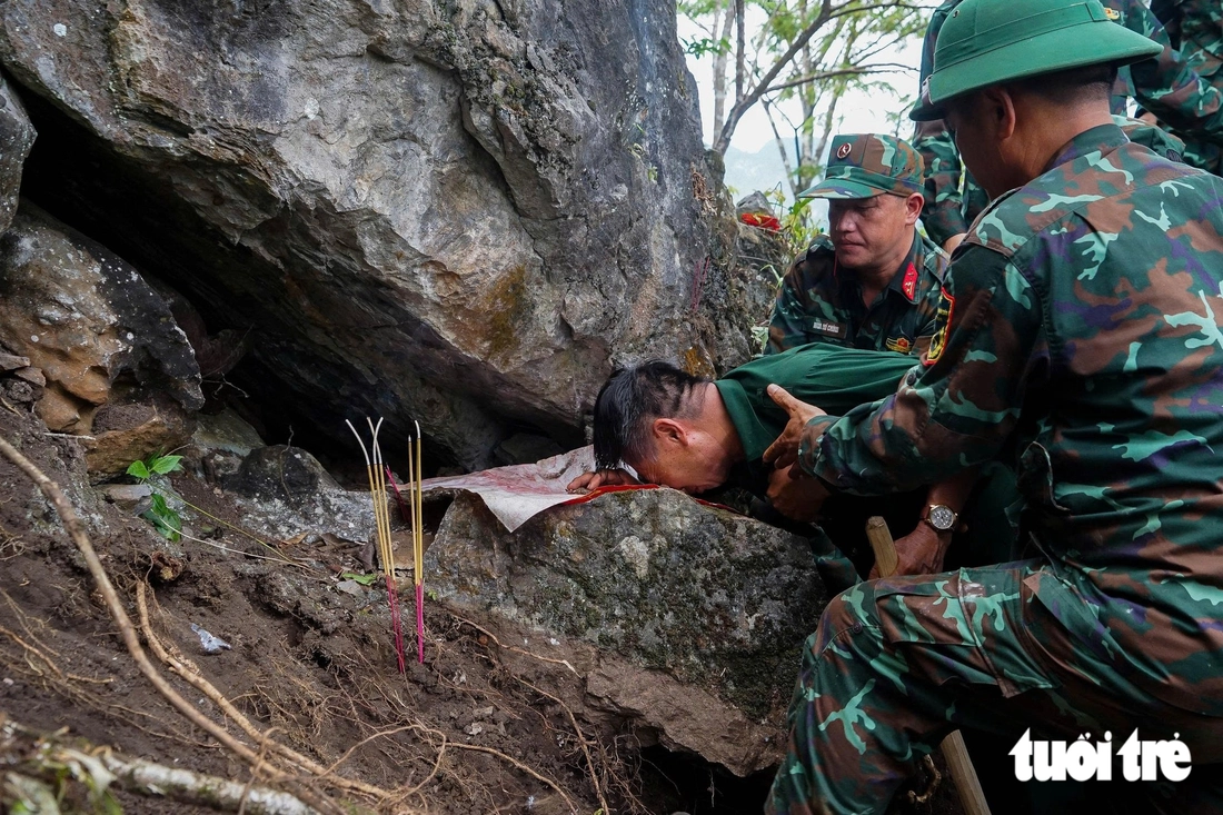 Lật đá tìm một trung đội nằm lại bên ụ súng ở 'Lò vôi thế kỷ'  - Ảnh 4.