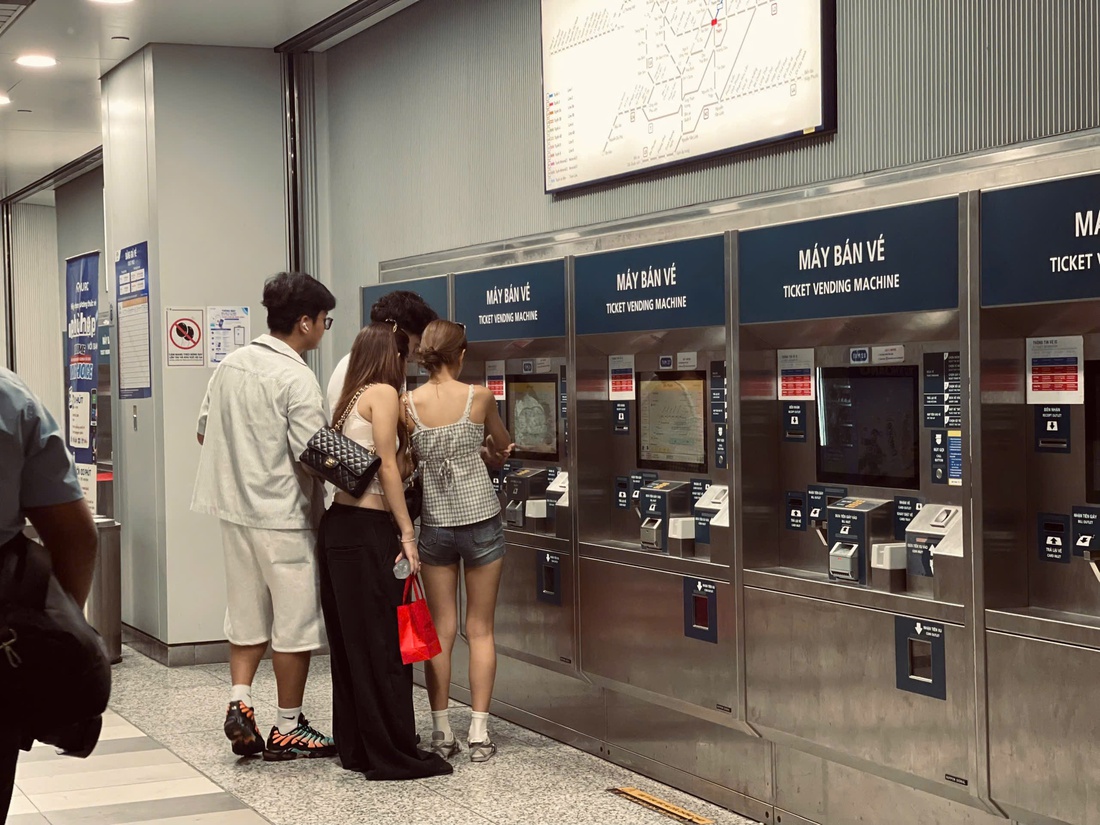 Hình ảnh đối lập về tuyến metro Bến Thành - Suối Tiên - Ảnh 7.