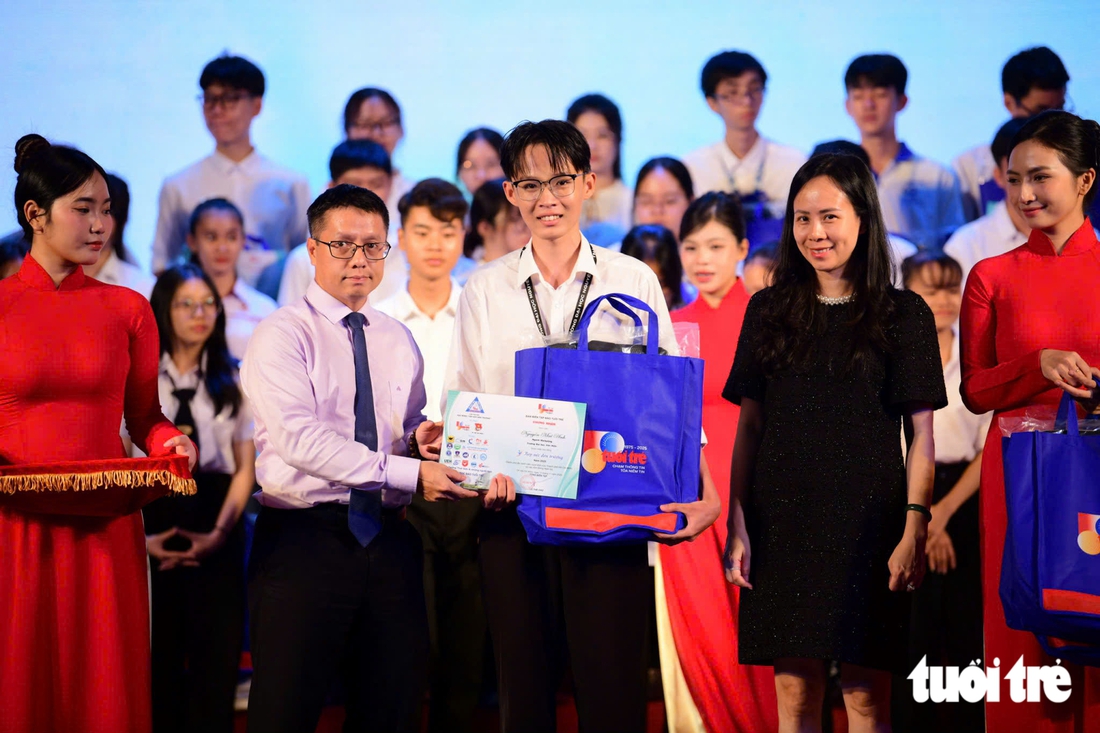 Tiếp sức đến trường 2026: Các trường đại học chung tay 3,875 tỉ đồng, tăng 45 suất học bổng - Ảnh 2.