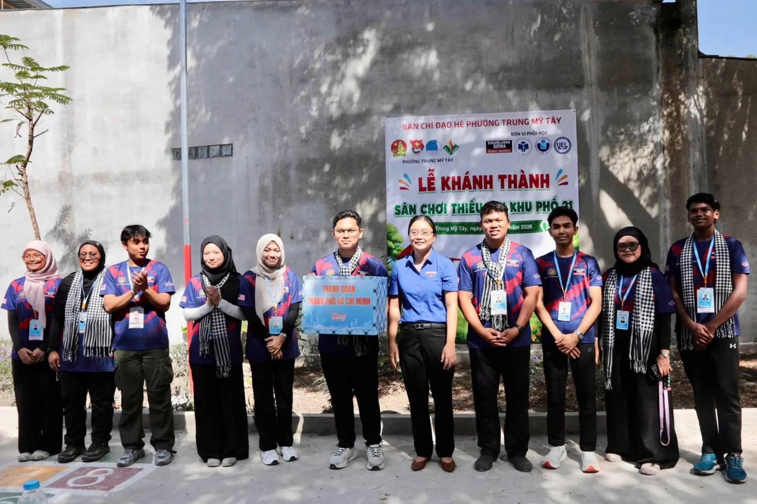 Những 'món quà' ở lại với người dân từ chiến sĩ tình nguyện quốc tế Mùa hè xanh - Ảnh 1.