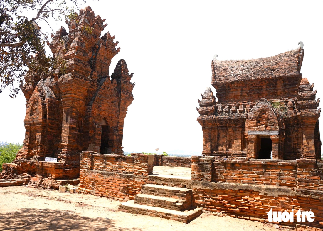 Ngắm quần thể tháp Pô Klong Garai ở vùng đất 'Gió như Phan, nắng như Rang' - Ảnh 5.