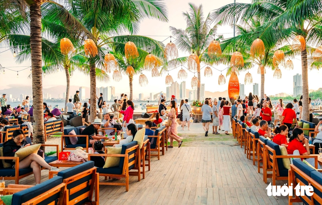 Chiều chủ nhật ở Nha Trang ăn ốc Bãi Tiên và ngắm hôn hôn 'tỉ đô' - Ảnh 6.