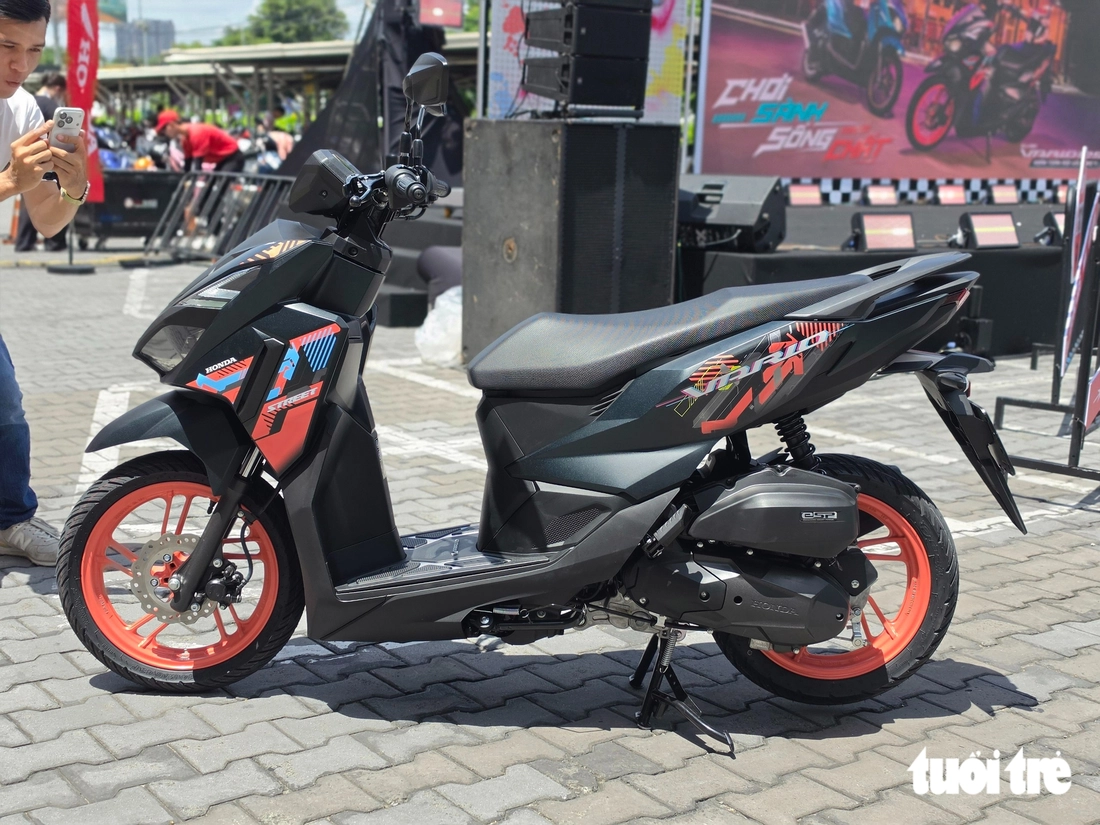Honda Vario 2027 chốt giá từ 42,7 triệu đồng, thêm bản ghi-đông trần như mô tô - Ảnh 11.