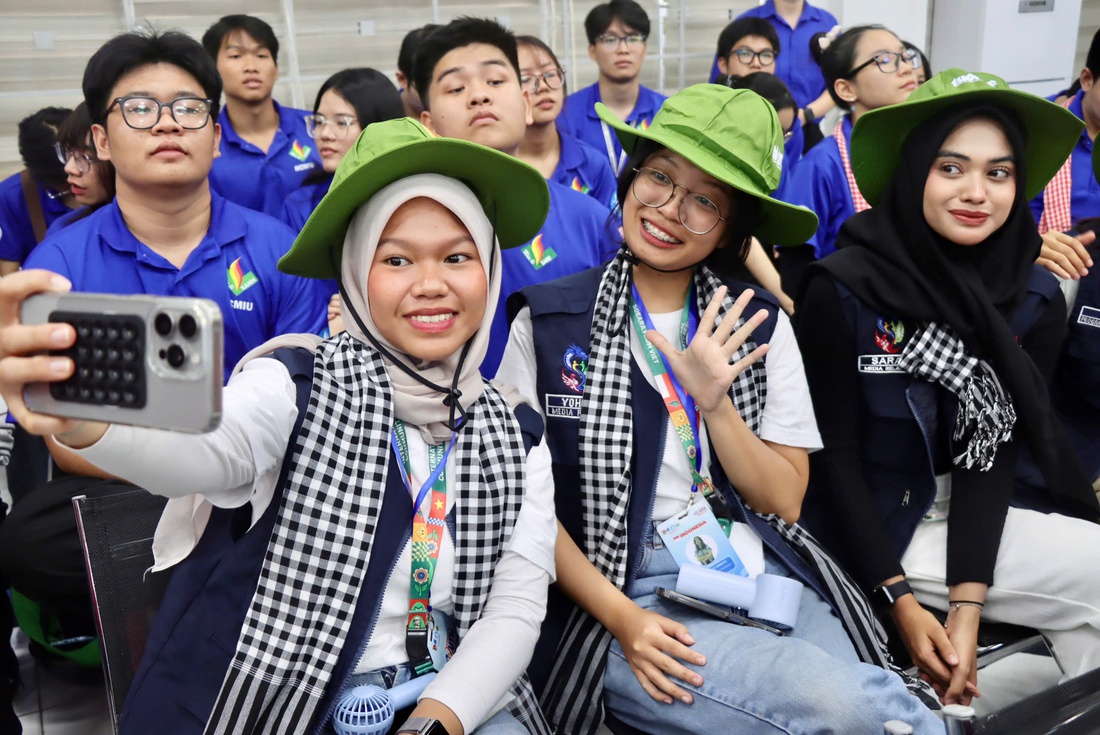 Những 'món quà' ở lại với người dân từ chiến sĩ tình nguyện quốc tế Mùa hè xanh - Ảnh 9.