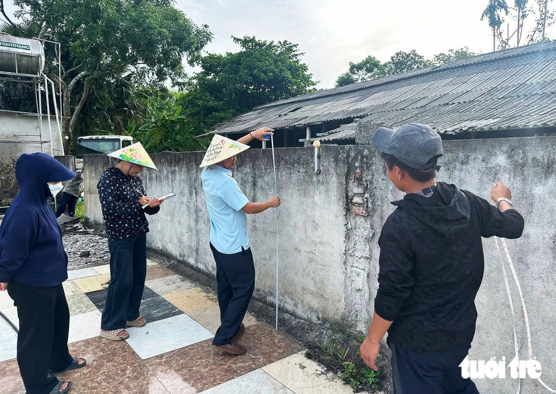 Người dân dỡ nhà, dời mồ mả bàn giao mặt bằng làm cao tốc gần 24.000 tỉ đồng - Ảnh 6.
