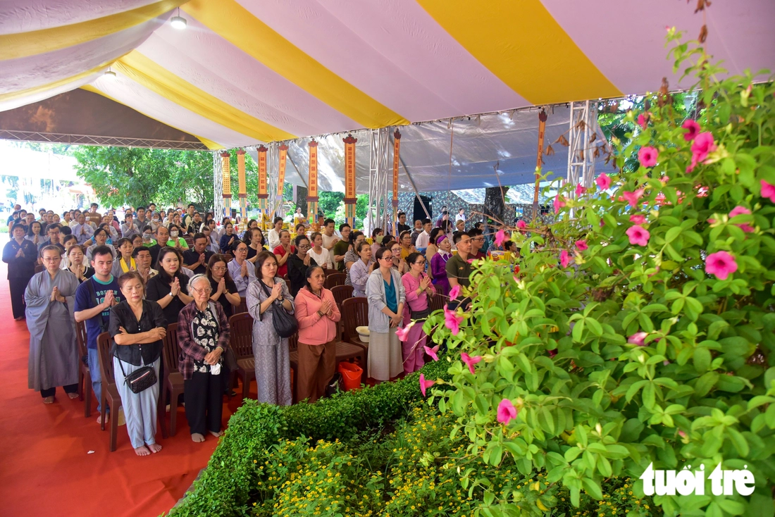 Chuyện ở phường Hòa Hưng: 101 gia đình khắp nơi đến tìm, tin rằng người thân vẫn còn nằm lại công viên Lê Thị Riêng - Ảnh 2.