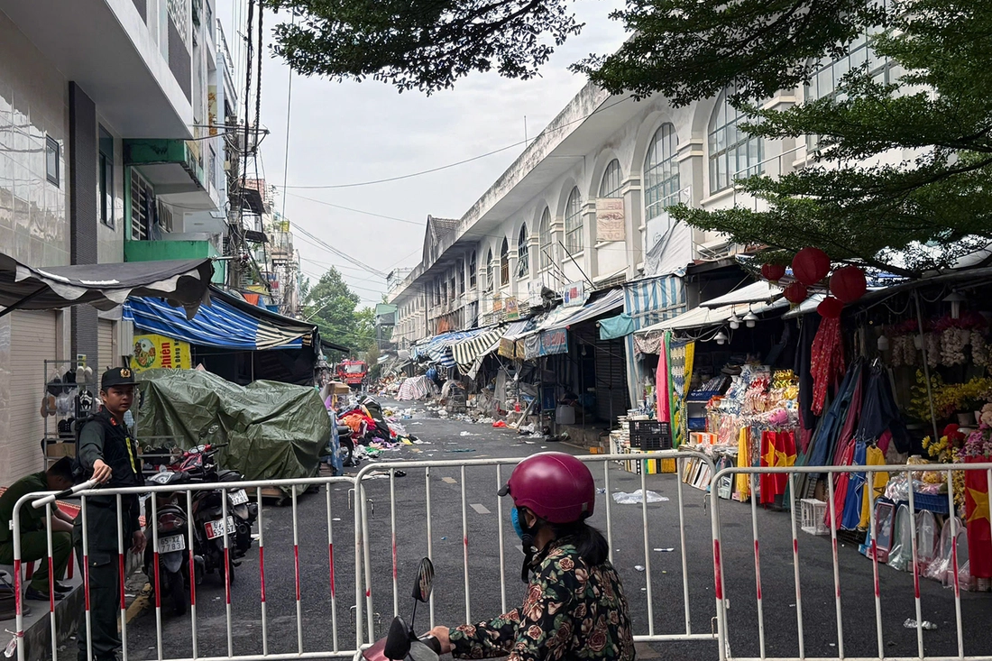 Phong tỏa hiện trường vụ cháy ở chợ Biên Hòa, khẩn trương điều tra nguyên nhân - Ảnh 5.