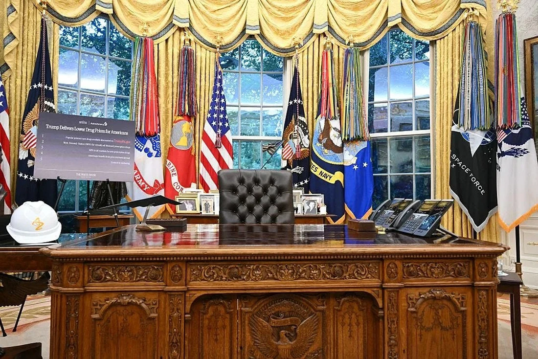 Chiêm ngưỡng Phòng Bầu dục dát vàng của Tổng thống Mỹ Donald Trump  - Ảnh 6.