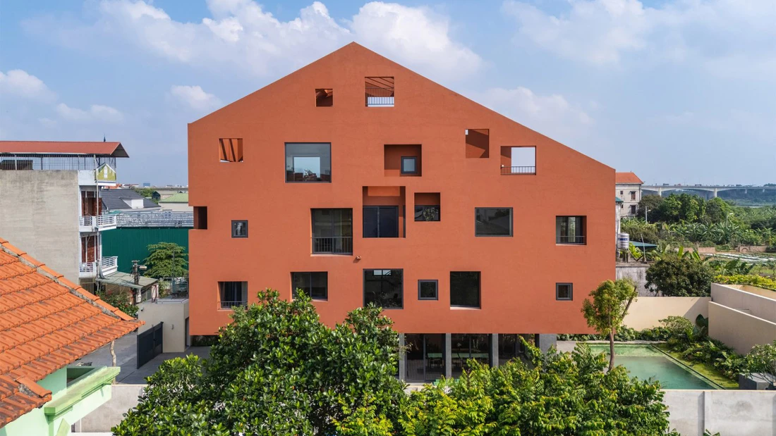 100 Windows: ngôi nhà vỏ kép giữa vùng ven đô Hà Nội đang đổi thay - Ảnh 1.