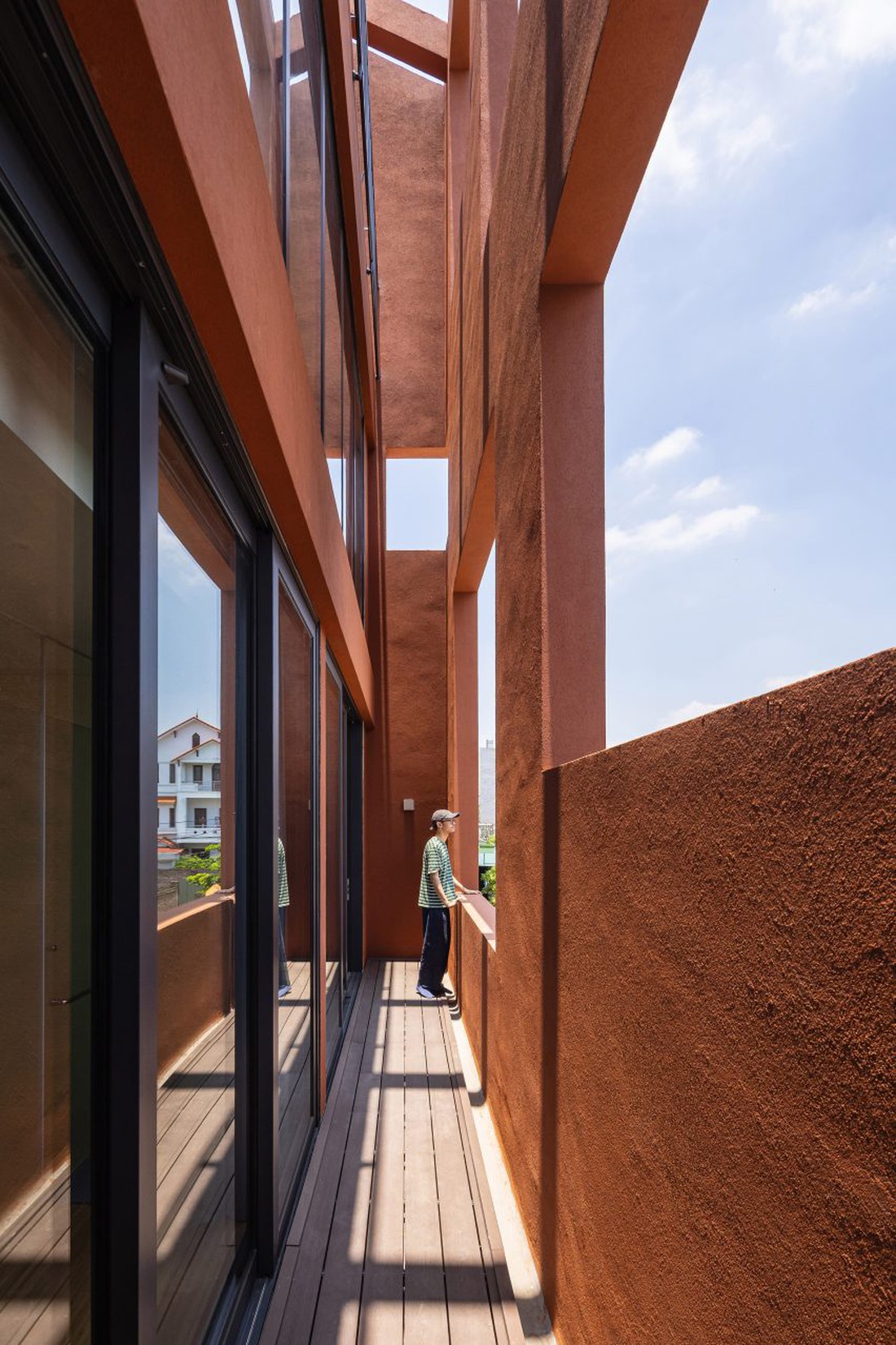100 Windows: ngôi nhà vỏ kép giữa vùng ven đô Hà Nội đang đổi thay - Ảnh 7.