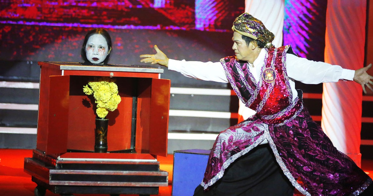 Xem clip bật cười với đầu lâu hát Lan và Điệp - Tuổi Trẻ Online