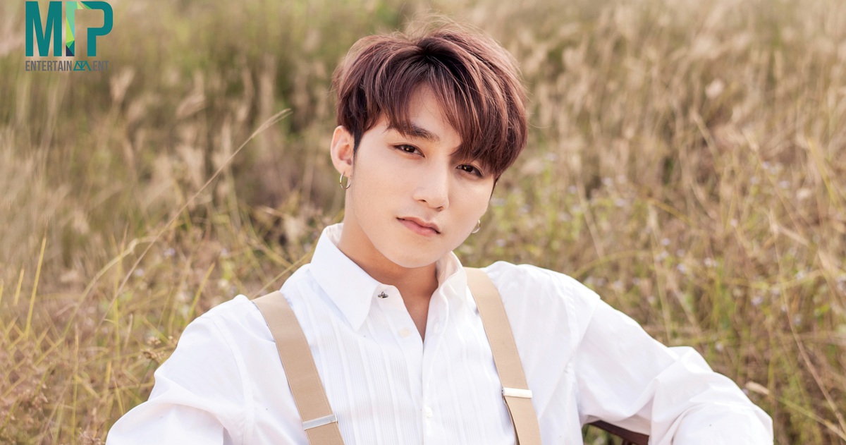 Sơn Tùng M-TP bất ngờ ra tự truyện Chạm tới giấc mơ