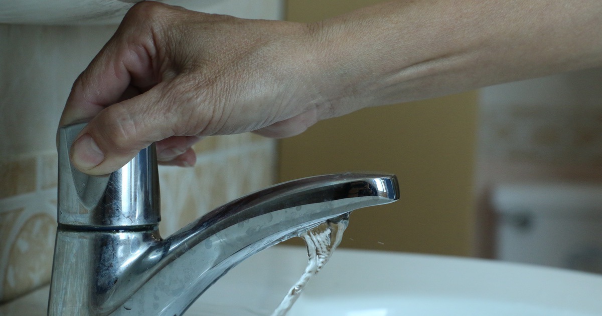 Để vòi nước rỉ có 'ăn gian' tiền nước?