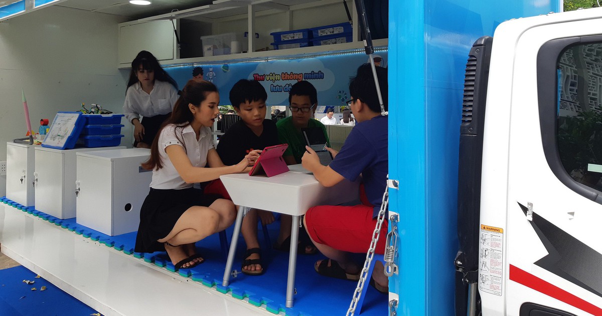 Ra mắt thư viện thông minh lưu động