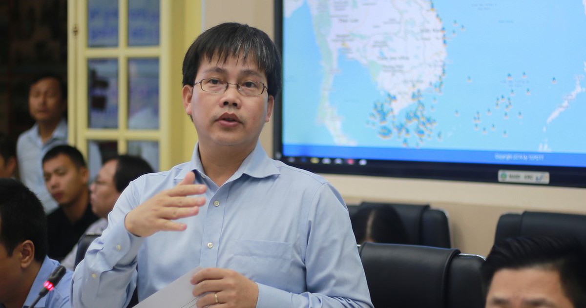 Tại sao bão số 6 có đường đi khác thường, từ Đông sang Tây?