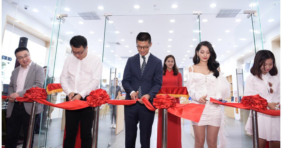 Huawei khai trương cửa hàng trải nghiệm tại TP HCM