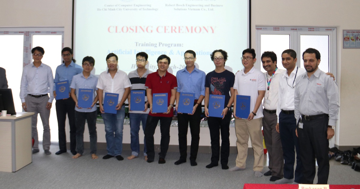 16 học viên tốt nghiệp khóa đào tạo trí tuệ nhân tạo