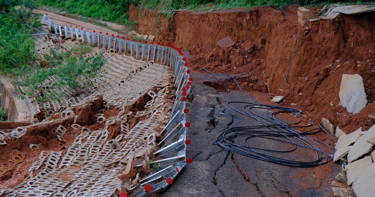 Đường 27 tỉ chưa bàn giao đã vỡ toác: Chi 470 triệu tìm nguyên nhân và cách khắc phục