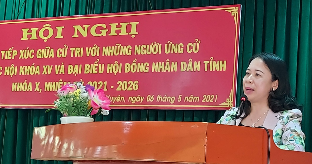 Phó chủ tịch nước Võ Thị Ánh Xuân tiếp xúc cử tri tại TP Long Xuyên