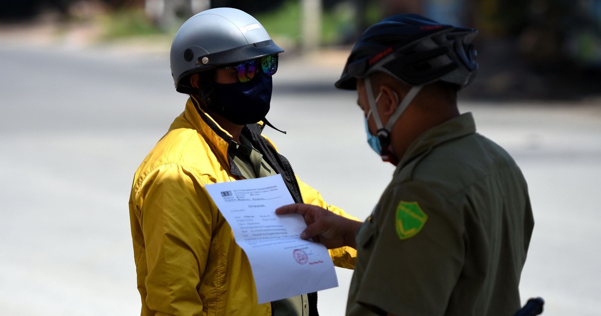 Đồng Nai áp dụng 'giấy thông hành vắc xin' điện tử để phục hồi kinh tế