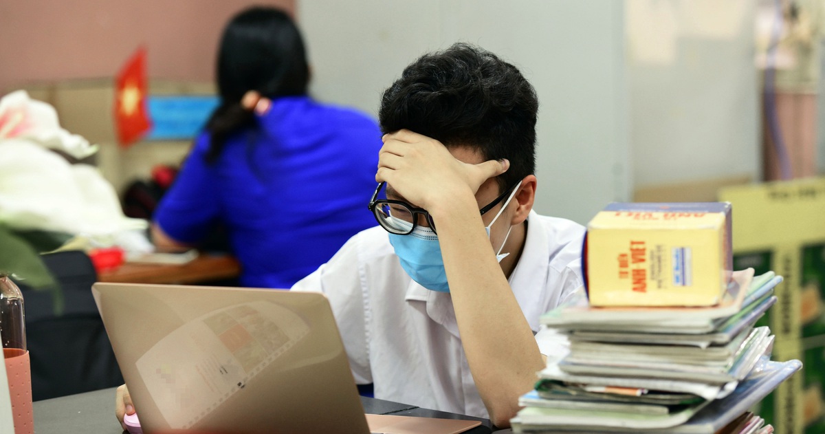 Giảm tải một hồi, học sinh vẫn 'khổ vì học', do đâu? - Tuổi Trẻ Online