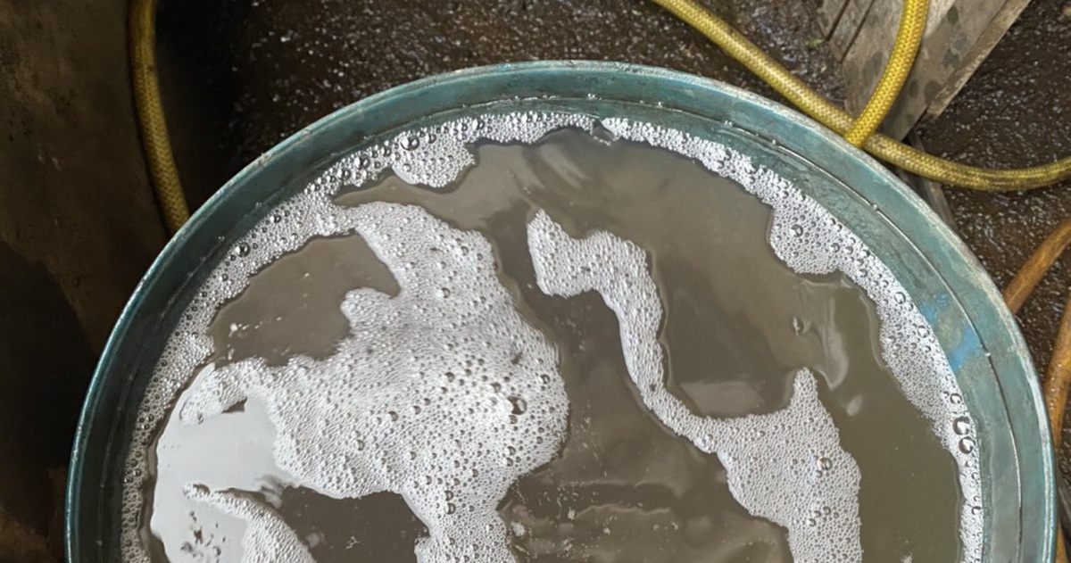 Đổ dầu nhiễm nước, cây xăng không bồi thường vì chủ xe báo… quản lý thị trường