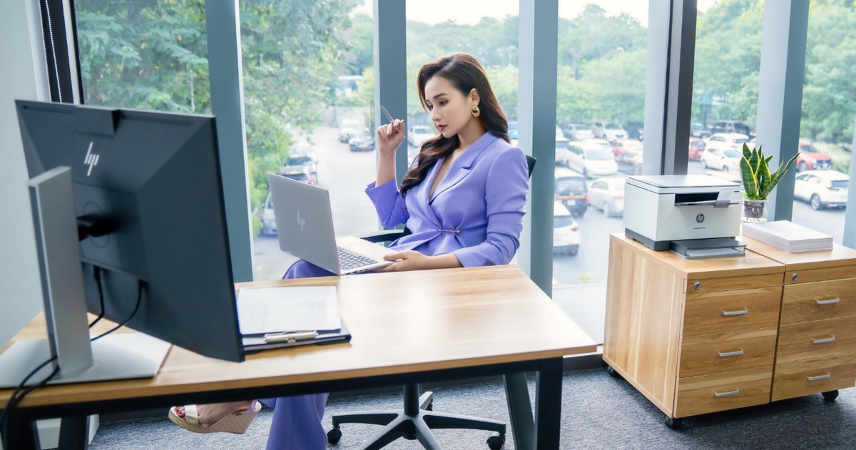 Trợ lý công nghệ hoàn thiện cuộc sống hybrid của Lã Thanh Huyền