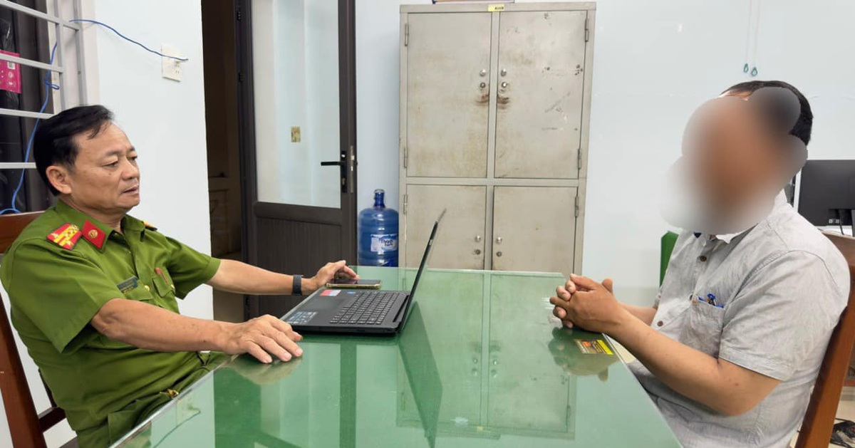 Phụ huynh chặn đánh học sinh lớp 9 bị tạm hoãn công việc 3 tháng