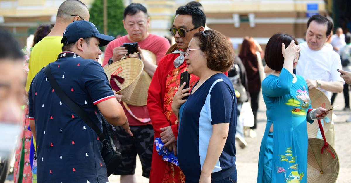 Khách Trung Quốc trở lại TP.HCM