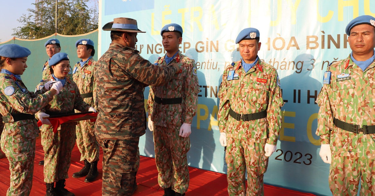 Bệnh viện dã chiến Việt Nam nhận huy chương Gìn giữ hòa bình Liên Hiệp Quốc